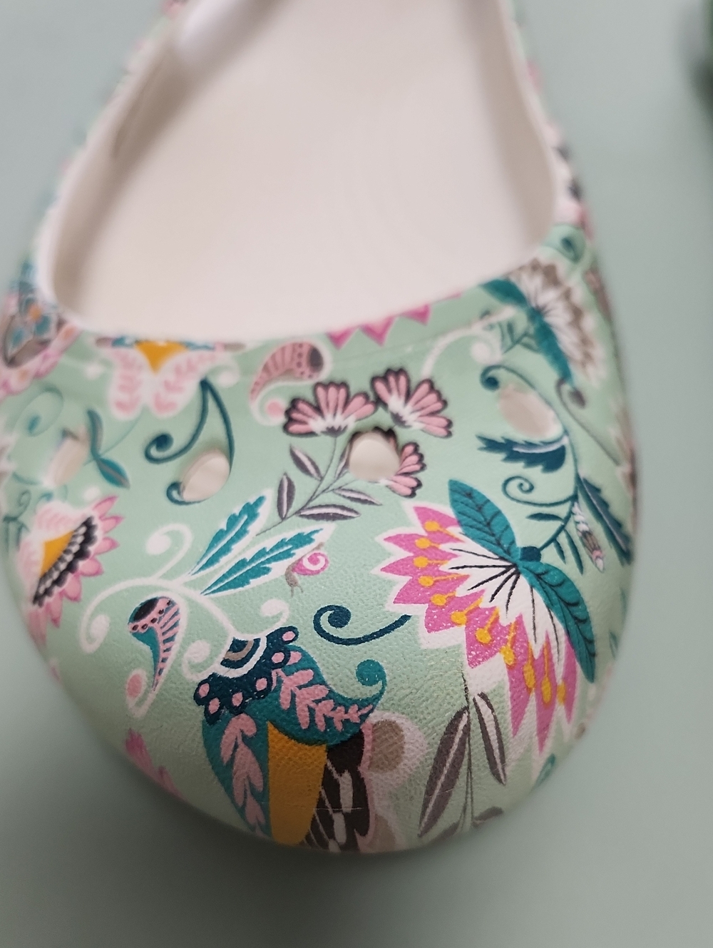Vera Bradley Crocs Flats - Picture 2 of 9